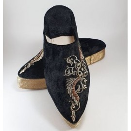 Black slipper for beaded woman