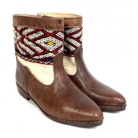 Cizmă din piele și kilim