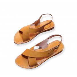 Women's fashion sandal in...