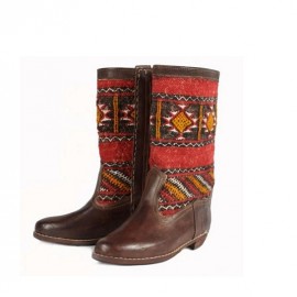 Lederstiefel und Kelim
