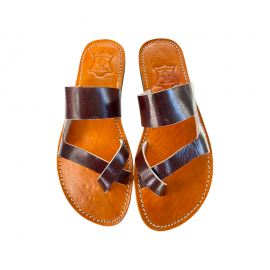 Handgjord praktisk sandal i...