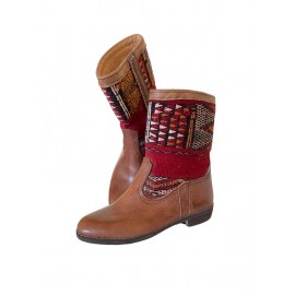 Modischer Damenstiefel aus...