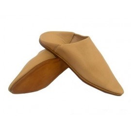 Skórne pantofle w szpic